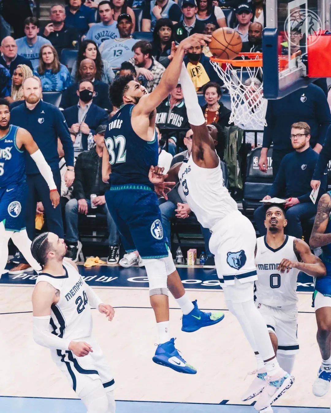 关于NBA季后赛国际比赛日走向成谜，北京首钢复出首秀，底气十足，临场指挥获称赞的信息