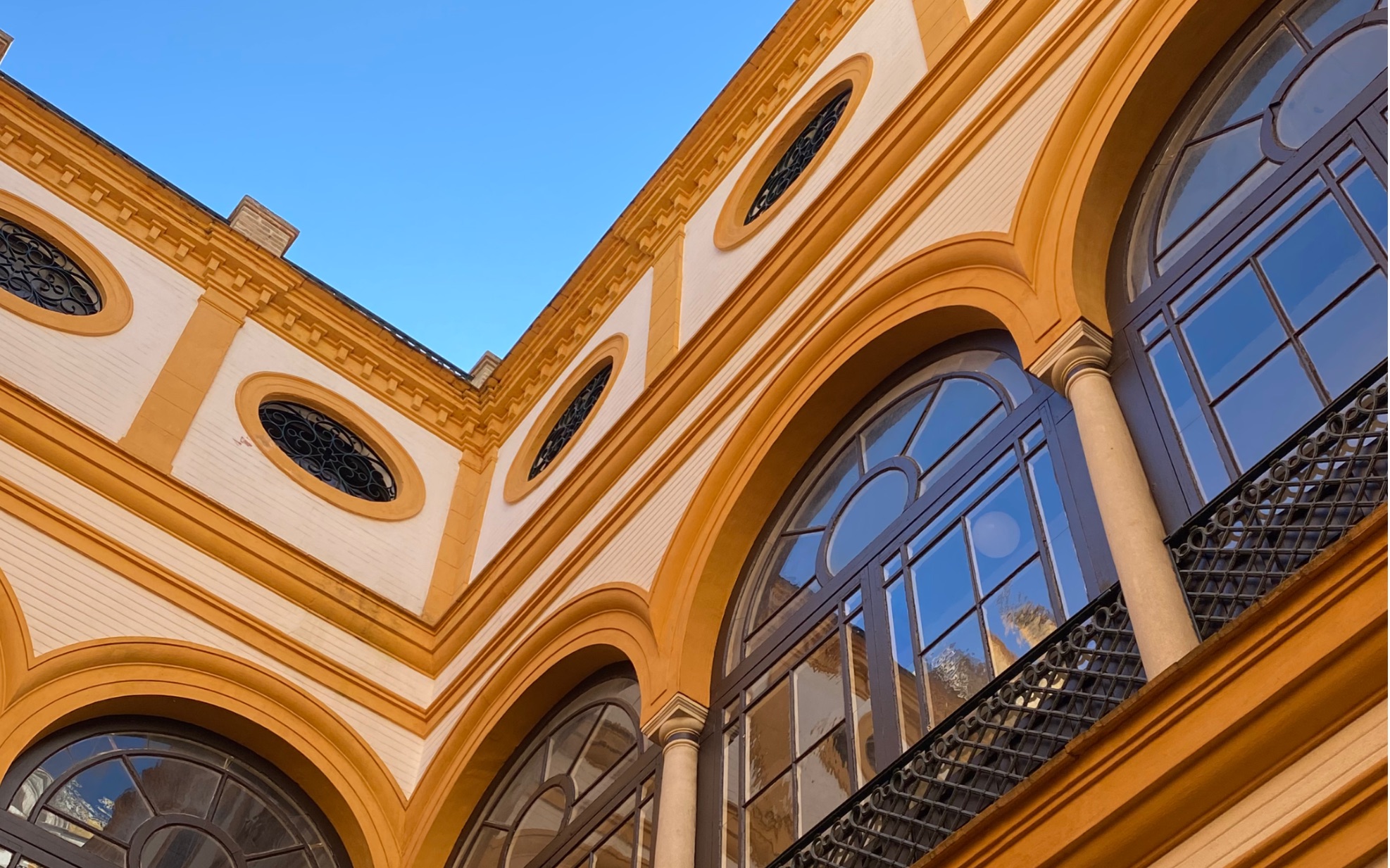 九游下载中心-巴塞罗那发布备战花絮；集结日完成体检；欧篮联任务艰巨；临场指挥获称赞