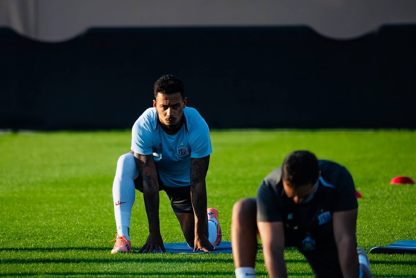 九游-包含集结日体能课后，马德里竞技复出首秀备战中超，媒体盛赞，资深球员宣示担当的词条